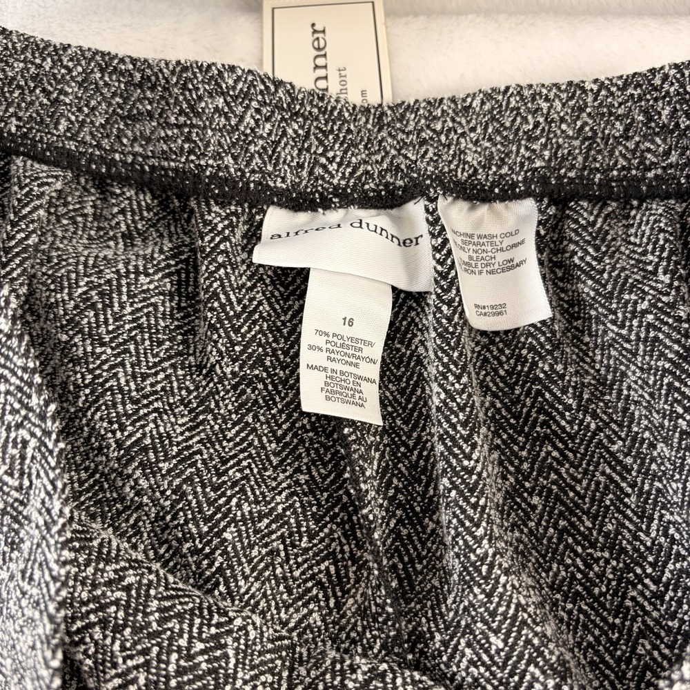 NWT Alfred Dunner Classic Fit Trousers Size 16 Gray Herringbone Comfort Waist
